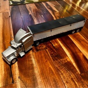 1/32 semi and trailer